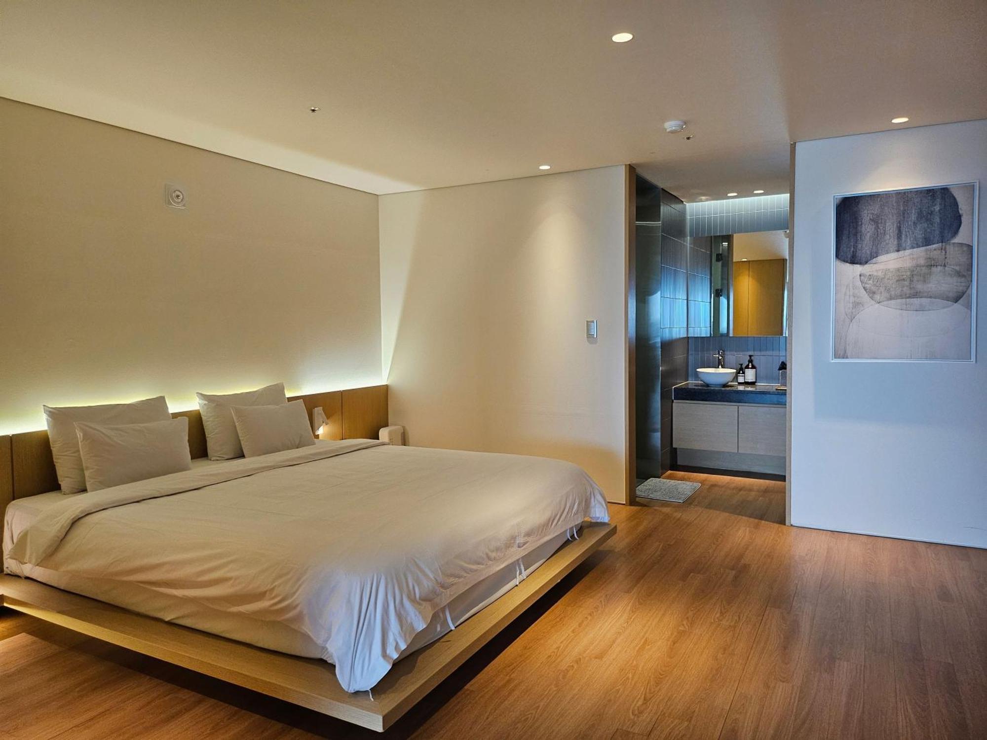 Hotel Sang Sang & Private Sang Sang Pool Villa Geoje Exteriör bild