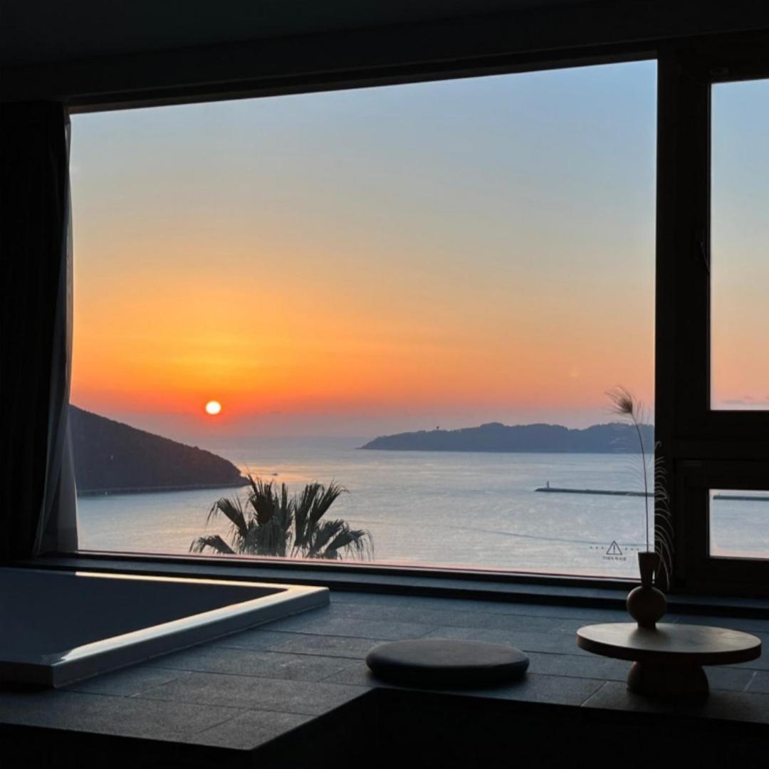Hotel Sang Sang & Private Sang Sang Pool Villa Geoje Exteriör bild
