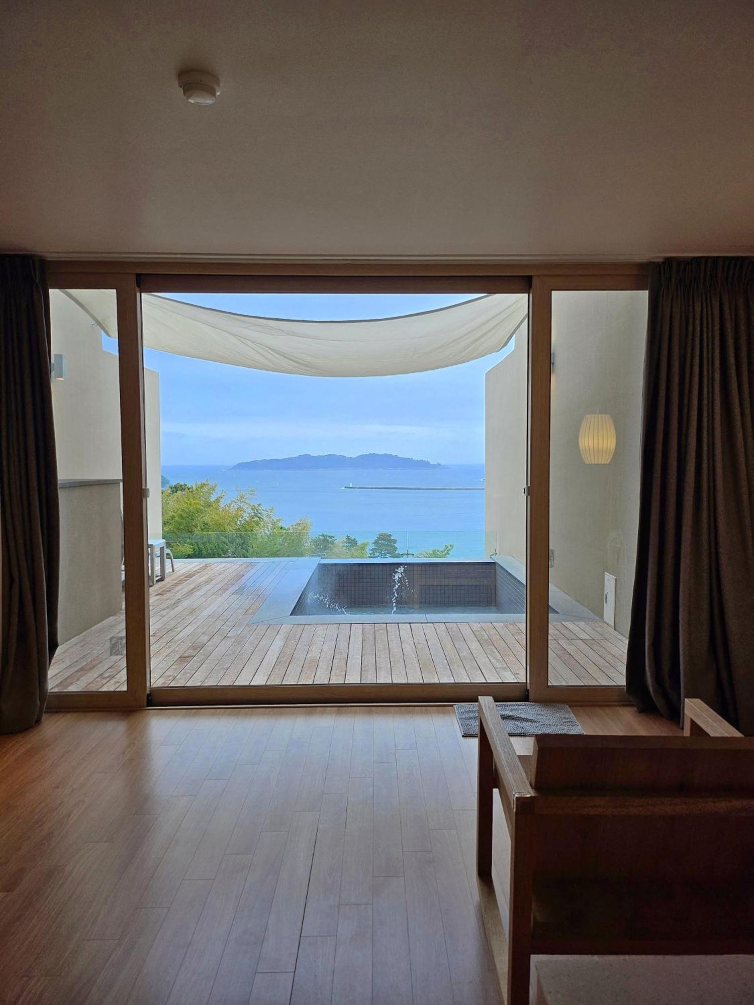 Hotel Sang Sang & Private Sang Sang Pool Villa Geoje Exteriör bild
