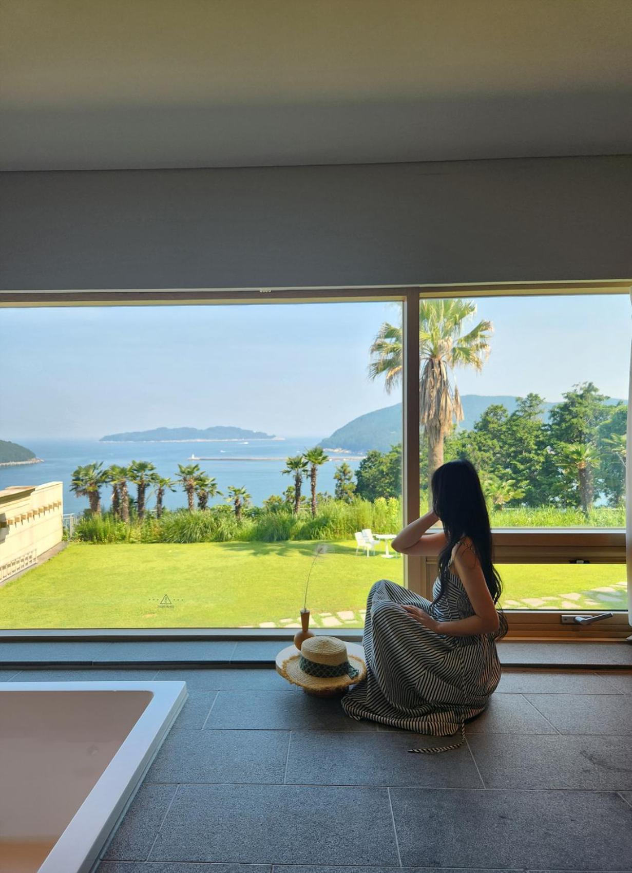 Hotel Sang Sang & Private Sang Sang Pool Villa Geoje Exteriör bild
